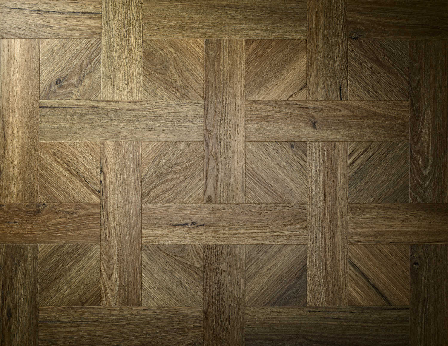 TH15 Aged Oak Basketweave Frame